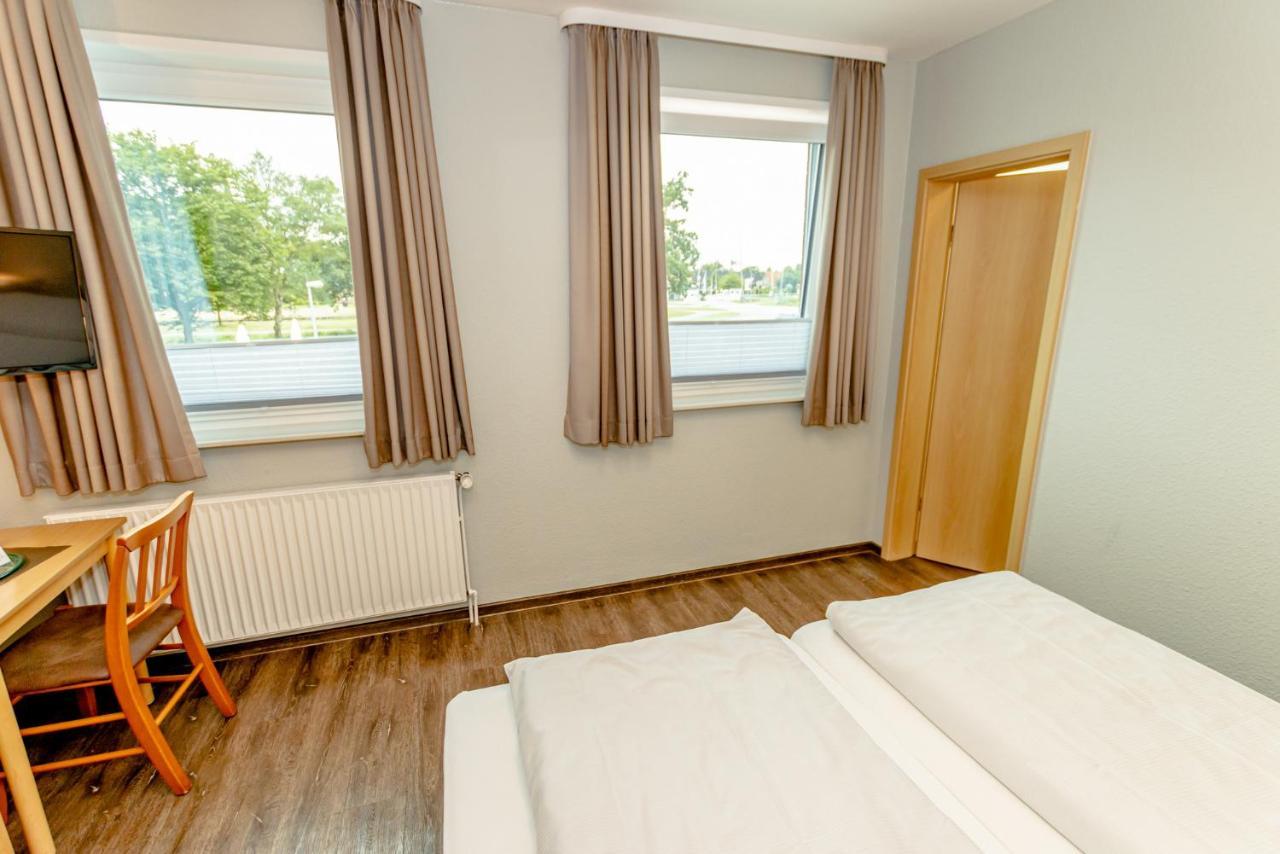 Hotel Herbers Sudbrookmerland Екстер'єр фото